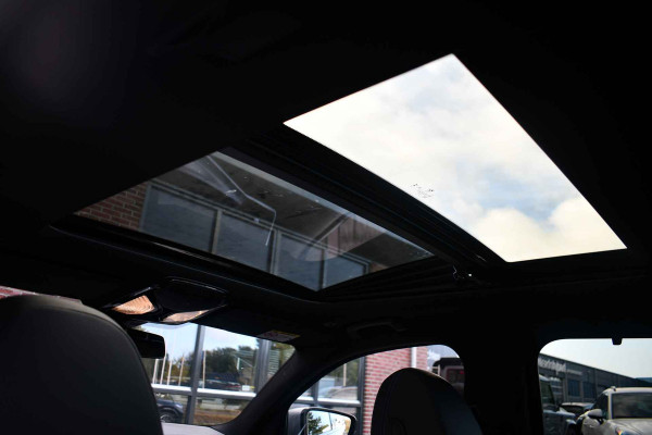 BMW 3 Serie Touring 330e xDrive M-Sport Pano 19inch El-zetels HUD 360-cam LCI-2