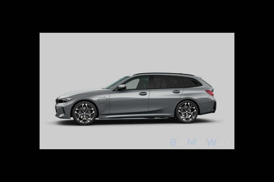 BMW 3 Serie Touring 330e xDrive M-Sport Pano 19inch El-zetels HUD 360-cam LCI-2
