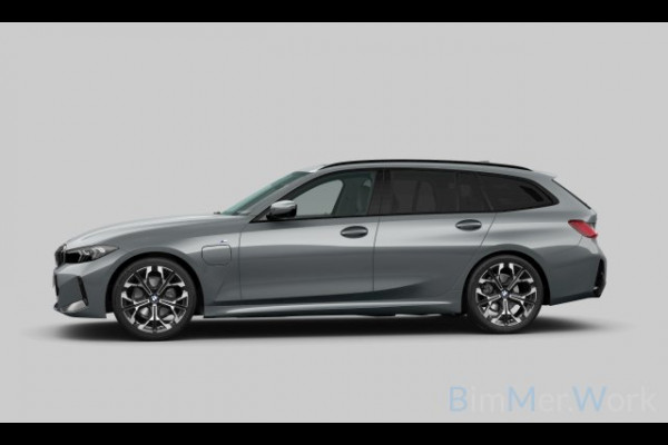 BMW 3 Serie Touring 330e xDrive M-Sport Pano 19inch El-zetels HUD 360-cam LCI-2