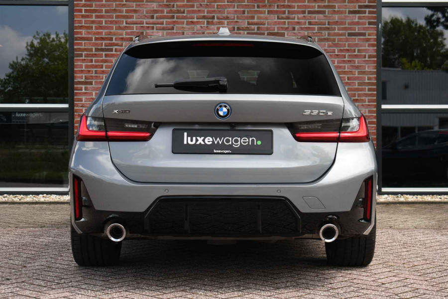 BMW 3 Serie Touring 330e xDrive M-Sport Pano 19inch El-zetels HUD 360-cam LCI-2