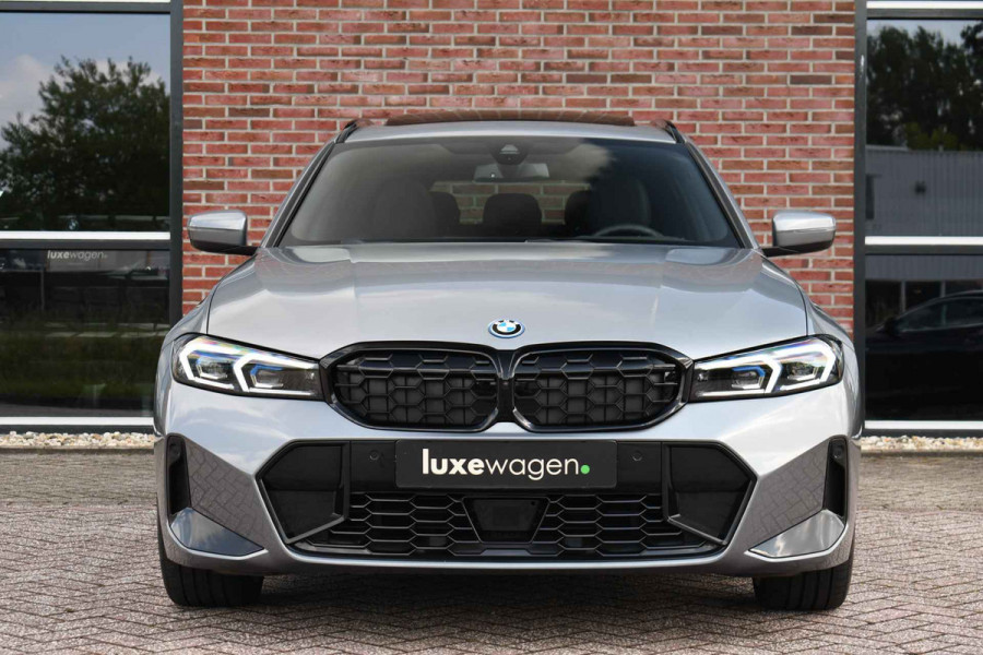 BMW 3 Serie Touring 330e xDrive M-Sport Pano 19inch El-zetels HUD 360-cam LCI-2
