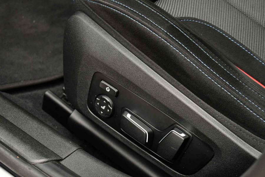 BMW 3 Serie Touring 330e xDrive M-Sport Pano 19inch El-zetels HUD 360-cam LCI-2