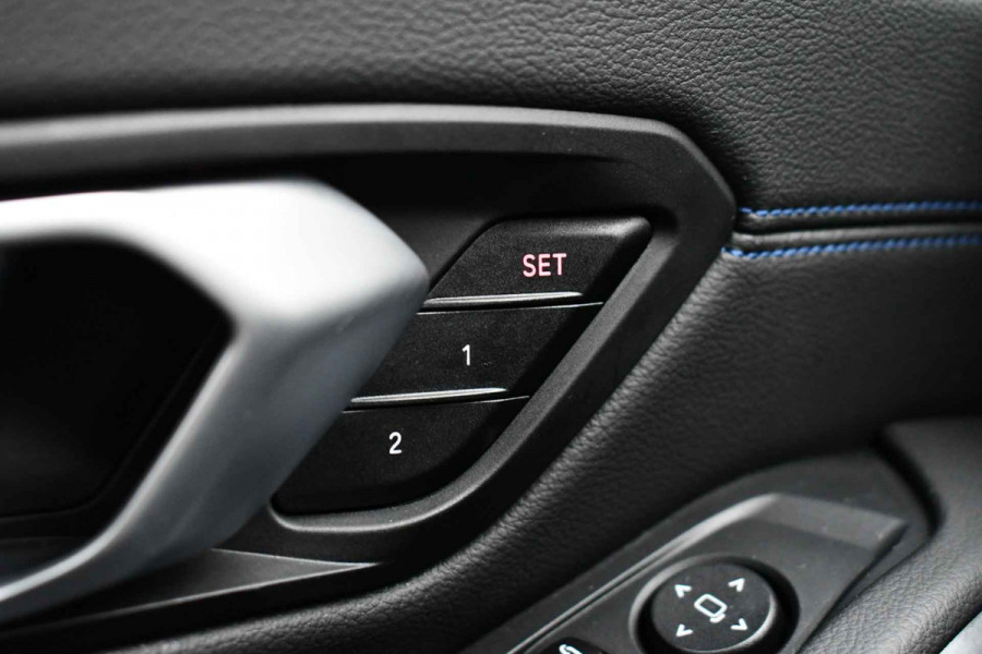 BMW 3 Serie Touring 330e xDrive M-Sport Pano 19inch El-zetels HUD 360-cam LCI-2