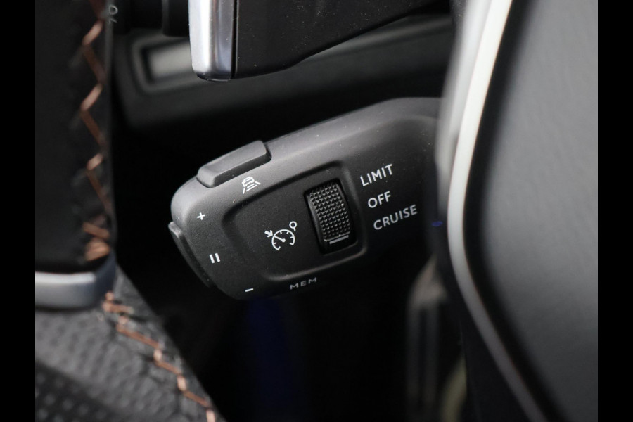 Peugeot 3008 1.6 PLUG-IN HYBRID 225 PK GT + TREKHAAK | ADAPTIVE CRUISE | CAMERA | STOELVERWARMING