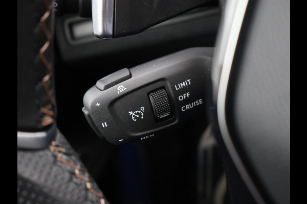 Peugeot 3008 1.6 PLUG-IN HYBRID 225 PK GT + TREKHAAK | ADAPTIVE CRUISE | CAMERA | STOELVERWARMING