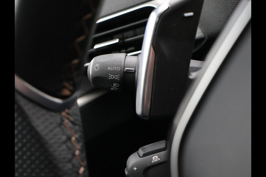 Peugeot 3008 1.6 PLUG-IN HYBRID 225 PK GT + TREKHAAK | ADAPTIVE CRUISE | CAMERA | STOELVERWARMING