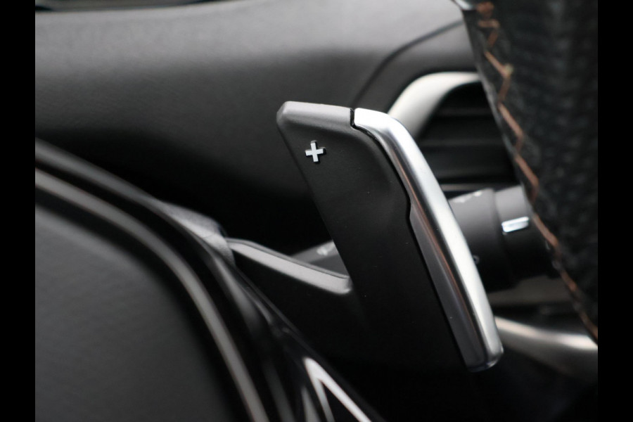 Peugeot 3008 1.6 PLUG-IN HYBRID 225 PK GT + TREKHAAK | ADAPTIVE CRUISE | CAMERA | STOELVERWARMING