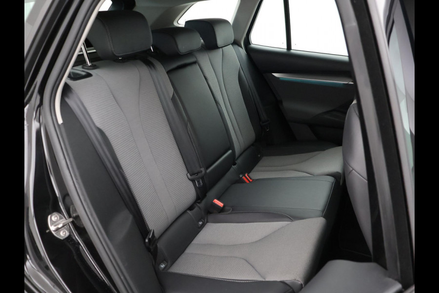 Škoda ENYAQ iV 60 + SFEERVERLICHTING | CAMERA | NAVIGATIE | APPLE CARPLAY | ANDROID AUTO | 19 INCH LMV