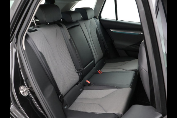 Škoda ENYAQ iV 60 + SFEERVERLICHTING | CAMERA | NAVIGATIE | APPLE CARPLAY | ANDROID AUTO | 19 INCH LMV