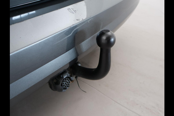 Volkswagen Caddy 2.0 TDI 180 PK + 18 INCH | VERLAAGD | BREMBO | APPLE CARPLAY | TREKHAAK | STOELVERWARMING