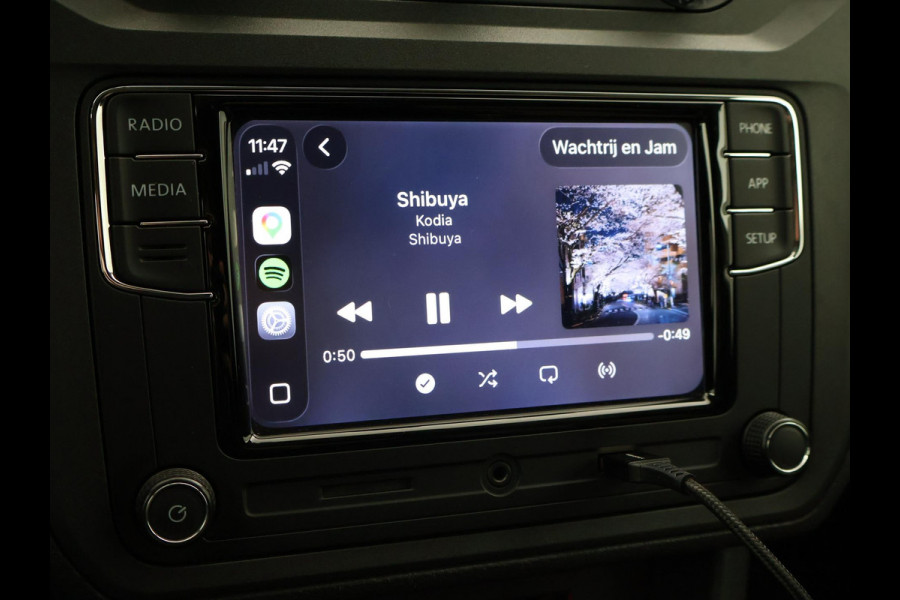 Volkswagen Caddy 2.0 TDI 180 PK + 18 INCH | VERLAAGD | BREMBO | APPLE CARPLAY | TREKHAAK | STOELVERWARMING