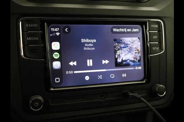 Volkswagen Caddy 2.0 TDI 180 PK + 18 INCH | VERLAAGD | BREMBO | APPLE CARPLAY | TREKHAAK | STOELVERWARMING