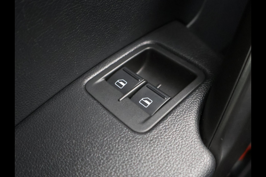 Volkswagen Caddy 2.0 TDI 180 PK + 18 INCH | VERLAAGD | BREMBO | APPLE CARPLAY | TREKHAAK | STOELVERWARMING