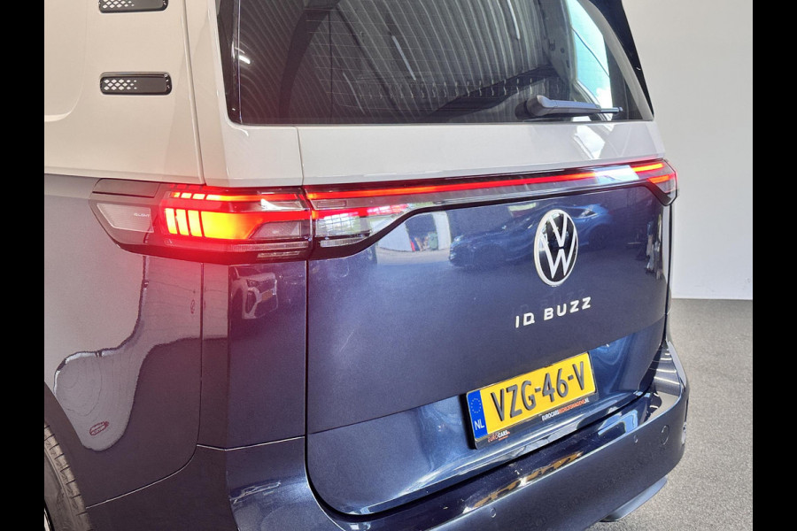Volkswagen ID. Buzz Cargo 77 kWh Nieuwprijs €71233! Airco Navi Wireless Carplay IQ Light 20" LM Velgen Adaptive Cruise Control PDC VA + Camera Stoelverwarming Voorruit verwarming 3-Zits