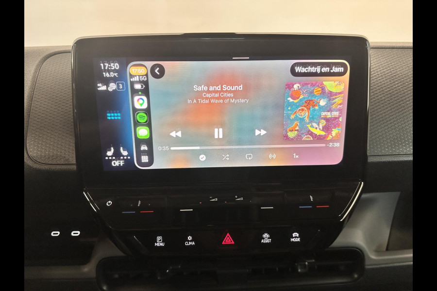 Volkswagen ID. Buzz Cargo 77 kWh Nieuwprijs €71233! Airco Navi Wireless Carplay IQ Light 20" LM Velgen Adaptive Cruise Control PDC VA + Camera Stoelverwarming Voorruit verwarming 3-Zits