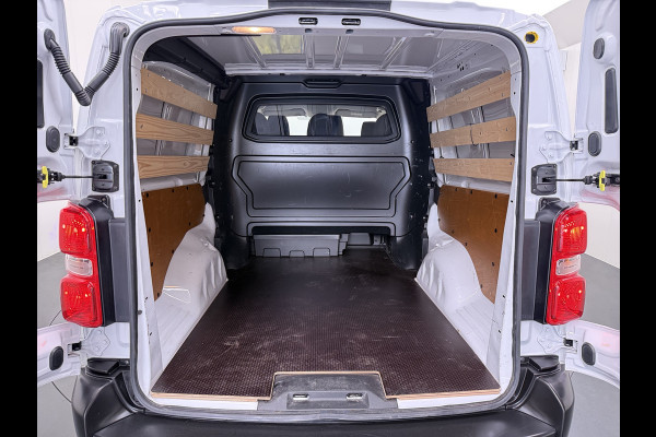 Opel Vivaro 2.0D 145PK L3 Dubbele Cabine 6-Persoons Trekhaak Euro 6 Airco Navi Apple Carplay Android Auto Cruise Control Bluetooth Pdc Betonplex Lat om lat Achterdeuren DAB Privacy Glas 1e Eigenaar Origineel Nederlandse Auto Dealeronderhouden