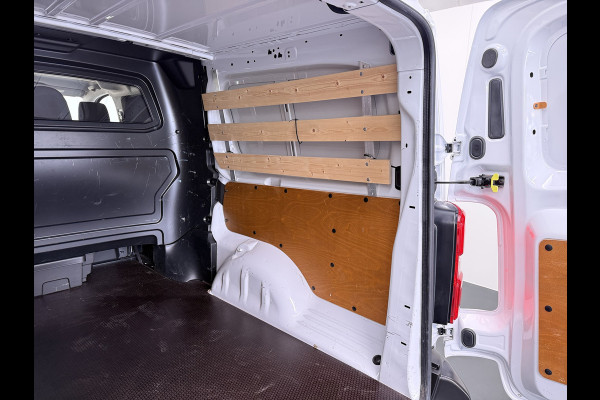 Opel Vivaro 2.0D 145PK L3 Dubbele Cabine 6-Persoons Trekhaak Euro 6 Airco Navi Apple Carplay Android Auto Cruise Control Bluetooth Pdc Betonplex Lat om lat Achterdeuren DAB Privacy Glas 1e Eigenaar Origineel Nederlandse Auto Dealeronderhouden