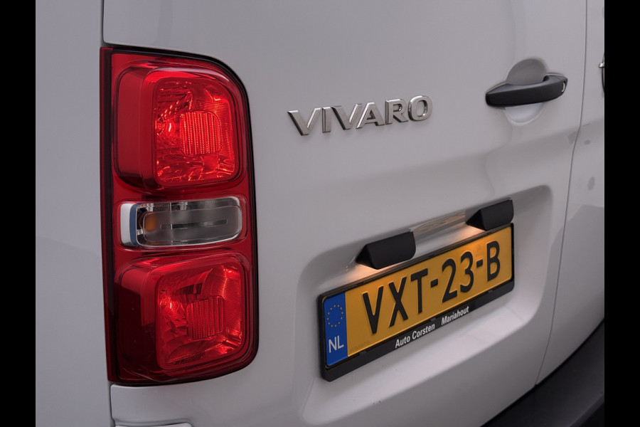 Opel Vivaro 2.0D 145PK L3 Dubbele Cabine 6-Persoons Trekhaak Euro 6 Airco Navi Apple Carplay Android Auto Cruise Control Bluetooth Pdc Betonplex Lat om lat Achterdeuren DAB Privacy Glas 1e Eigenaar Origineel Nederlandse Auto Dealeronderhouden