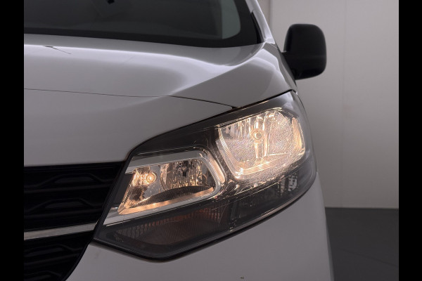Opel Vivaro 2.0D 145PK L3 Dubbele Cabine 6-Persoons Trekhaak Euro 6 Airco Navi Apple Carplay Android Auto Cruise Control Bluetooth Pdc Betonplex Lat om lat Achterdeuren DAB Privacy Glas 1e Eigenaar Origineel Nederlandse Auto Dealeronderhouden
