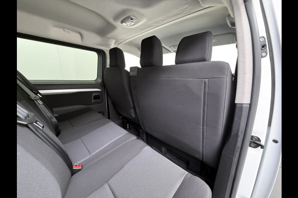 Opel Vivaro 2.0D 145PK L3 Dubbele Cabine 6-Persoons Trekhaak Euro 6 Airco Navi Apple Carplay Android Auto Cruise Control Bluetooth Pdc Betonplex Lat om lat Achterdeuren DAB Privacy Glas 1e Eigenaar Origineel Nederlandse Auto Dealeronderhouden