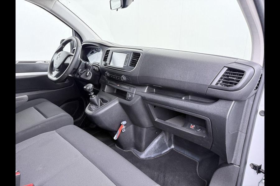 Opel Vivaro 2.0D 145PK L3 Dubbele Cabine 6-Persoons Trekhaak Euro 6 Airco Navi Apple Carplay Android Auto Cruise Control Bluetooth Pdc Betonplex Lat om lat Achterdeuren DAB Privacy Glas 1e Eigenaar Origineel Nederlandse Auto Dealeronderhouden