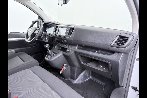 Opel Vivaro 2.0D 145PK L3 Dubbele Cabine 6-Persoons Trekhaak Euro 6 Airco Navi Apple Carplay Android Auto Cruise Control Bluetooth Pdc Betonplex Lat om lat Achterdeuren DAB Privacy Glas 1e Eigenaar Origineel Nederlandse Auto Dealeronderhouden