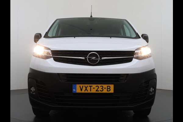 Opel Vivaro 2.0D 145PK L3 Dubbele Cabine 6-Persoons Trekhaak Euro 6 Airco Navi Apple Carplay Android Auto Cruise Control Bluetooth Pdc Betonplex Lat om lat Achterdeuren DAB Privacy Glas 1e Eigenaar Origineel Nederlandse Auto Dealeronderhouden