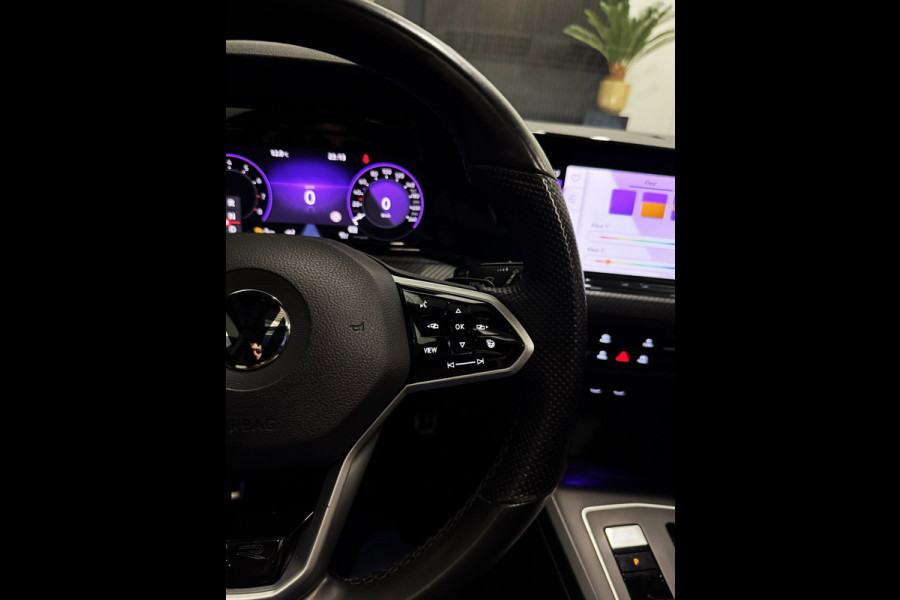 Volkswagen Golf 1.5 eTSI 3x R-Line|PANORAMA|IQ LIGHTS|BLINDSPOT|BOMVOL