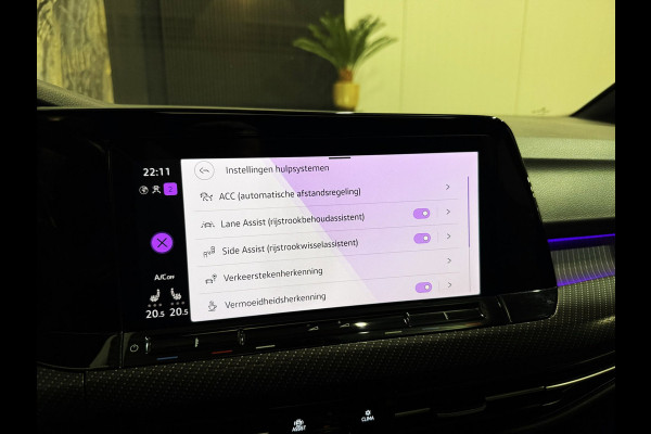 Volkswagen Golf 1.5 eTSI 3x R-Line|PANORAMA|IQ LIGHTS|BLINDSPOT|BOMVOL