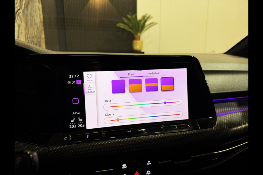 Volkswagen Golf 1.5 eTSI 3x R-Line|PANORAMA|IQ LIGHTS|BLINDSPOT|BOMVOL
