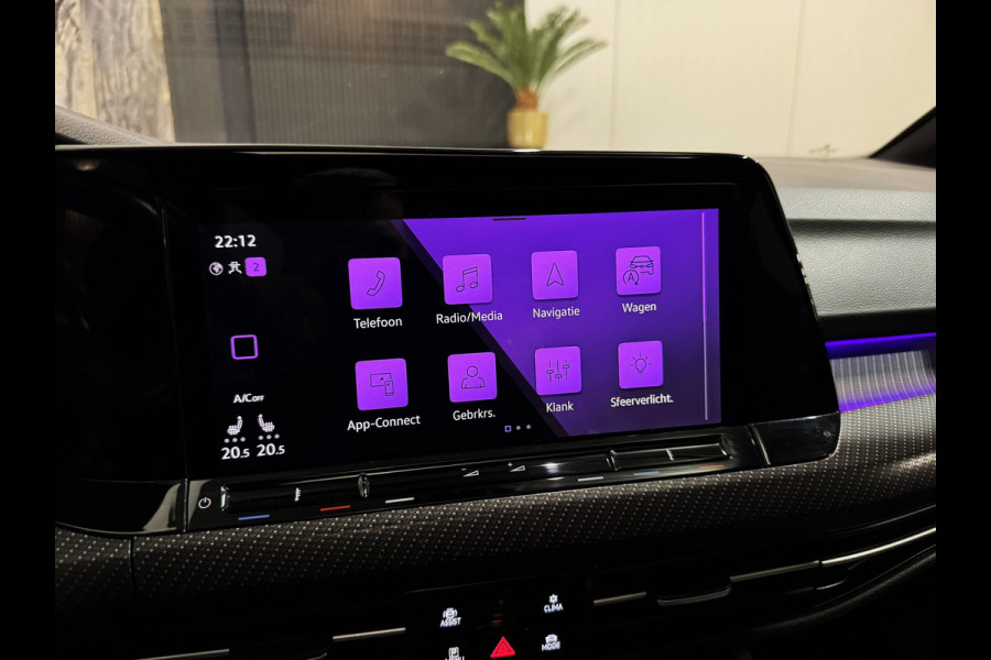 Volkswagen Golf 1.5 eTSI 3x R-Line|PANORAMA|IQ LIGHTS|BLINDSPOT|BOMVOL