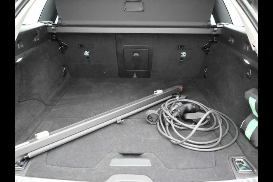 Volvo V90 T6 AWD Ultimate Bright PHEV 350pk | Panodak | Adaptive Cruise | Camera | Harman / Kardon | Lederen Sportstoelen Memory & Verwarmd | Google Assistent | Keyless | Stuur Verwarmd | Blis | Apple Carplay | DAB | Virtual | Plug In Hybrid |