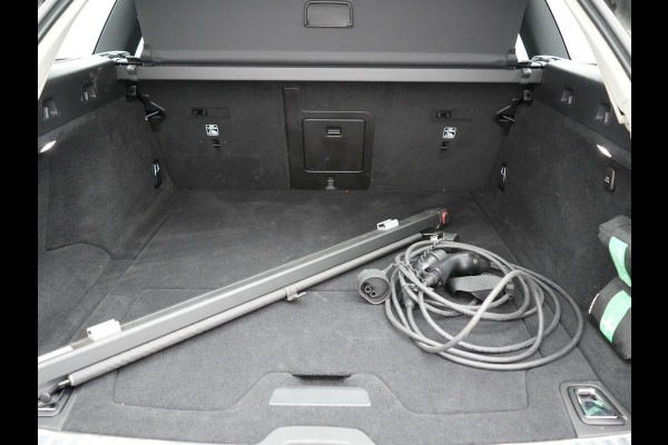 Volvo V90 T6 AWD Ultimate Bright PHEV 350pk | Panodak | Adaptive Cruise | Camera | Harman / Kardon | Lederen Sportstoelen Memory & Verwarmd | Google Assistent | Keyless | Stuur Verwarmd | Blis | Apple Carplay | DAB | Virtual | Plug In Hybrid |