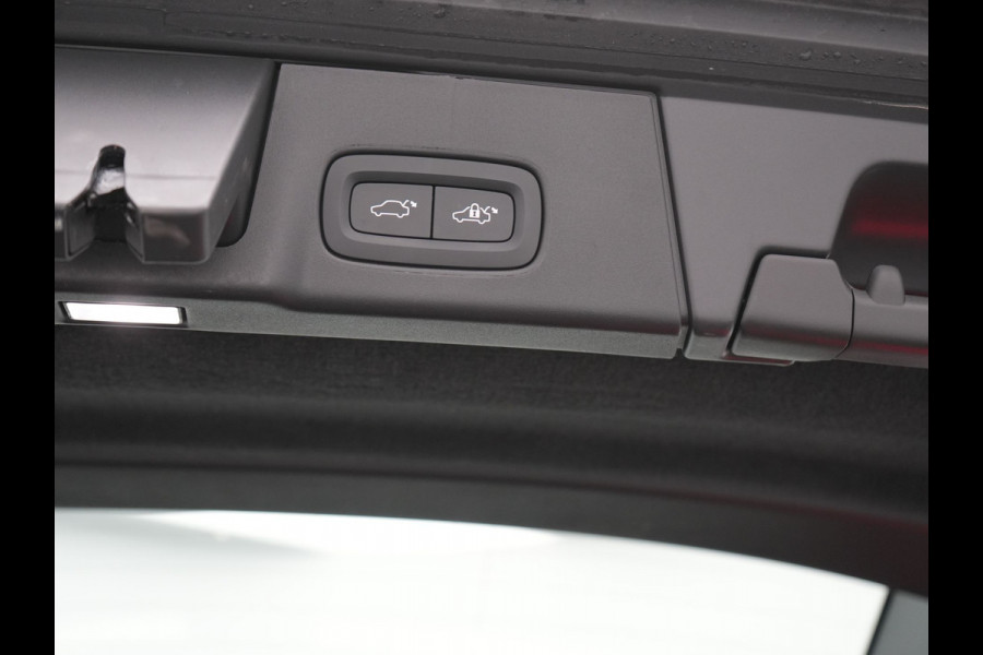 Volvo V90 T6 AWD Ultimate Bright PHEV 350pk | Panodak | Adaptive Cruise | Camera | Harman / Kardon | Lederen Sportstoelen Memory & Verwarmd | Google Assistent | Keyless | Stuur Verwarmd | Blis | Apple Carplay | DAB | Virtual | Plug In Hybrid |