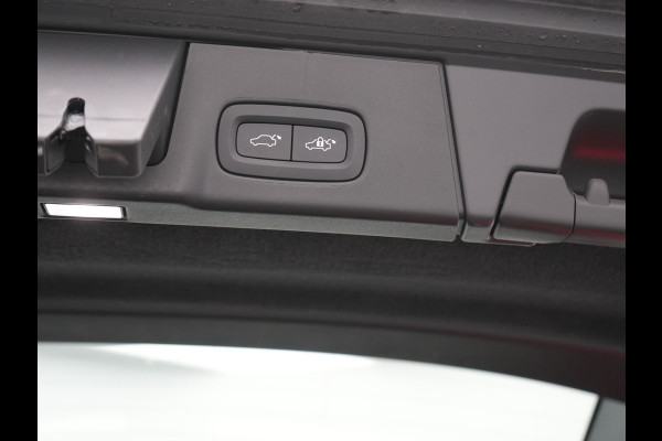 Volvo V90 T6 AWD Ultimate Bright PHEV 350pk | Panodak | Adaptive Cruise | Camera | Harman / Kardon | Lederen Sportstoelen Memory & Verwarmd | Google Assistent | Keyless | Stuur Verwarmd | Blis | Apple Carplay | DAB | Virtual | Plug In Hybrid |