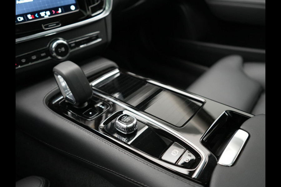 Volvo V90 T6 AWD Ultimate Bright PHEV 350pk | Panodak | Adaptive Cruise | Camera | Harman / Kardon | Lederen Sportstoelen Memory & Verwarmd | Google Assistent | Keyless | Stuur Verwarmd | Blis | Apple Carplay | DAB | Virtual | Plug In Hybrid |