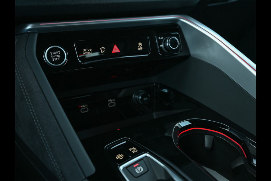 Audi Q5 Sportback 2.0 TFSI e-hybrid quattro S edition Competition 367pk | Stoel massage | Tech pro | Luchtvering | 5jaar fabrieksgarantie | Trekhaak | B&O sound | Head-up | Adaptive cruise | 360 camera | Passagiers display