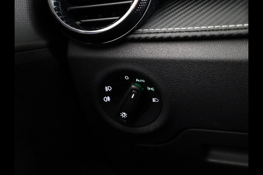 Škoda Fabia 1.0 TSI Monte Carlo 115pk DSG-7 | Led Matrix | 18 inch | Navigatiepakket | Adaptive Cruise Control | Stoelverwarming