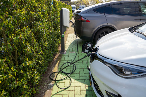 Renault ZOE R135 Intens 52 kWh | Prijs rijklaar incl. 12 mnd garantie | Camera Navi Apple/Android carplay Stuur/Stoelverw