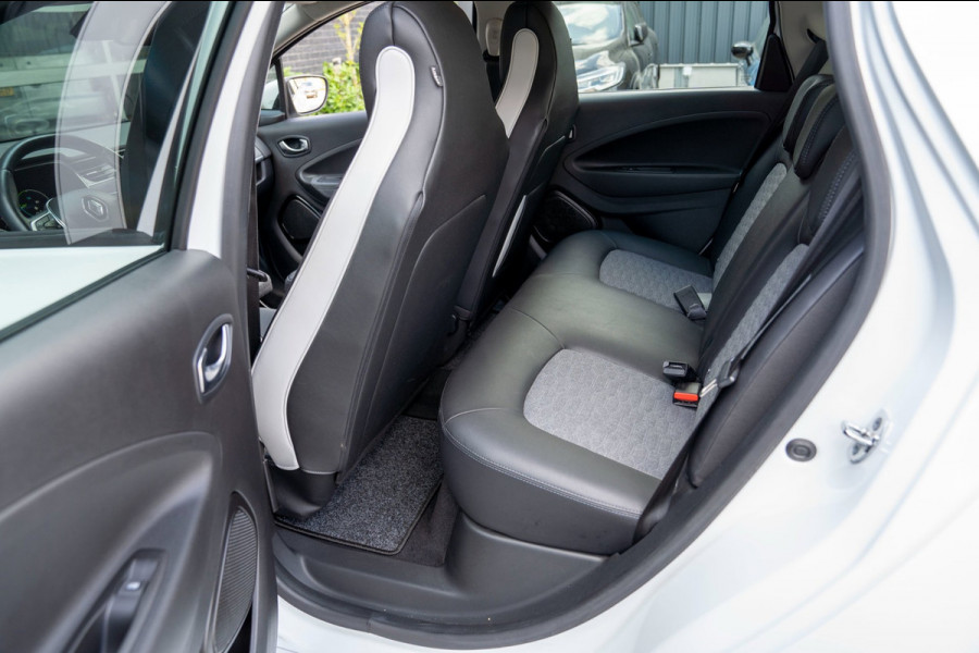 Renault ZOE R135 Intens 52 kWh | Prijs rijklaar incl. 12 mnd garantie | Camera Navi Apple/Android carplay Stuur/Stoelverw