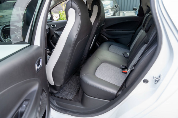Renault ZOE R135 Intens 52 kWh | Prijs rijklaar incl. 12 mnd garantie | Camera Navi Apple/Android carplay Stuur/Stoelverw