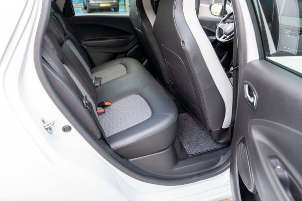 Renault ZOE R135 Intens 52 kWh | Prijs rijklaar incl. 12 mnd garantie | Camera Navi Apple/Android carplay Stuur/Stoelverw