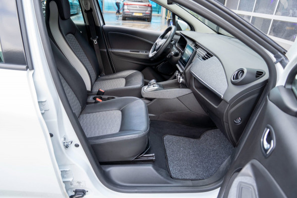 Renault ZOE R135 Intens 52 kWh | Prijs rijklaar incl. 12 mnd garantie | Camera Navi Apple/Android carplay Stuur/Stoelverw