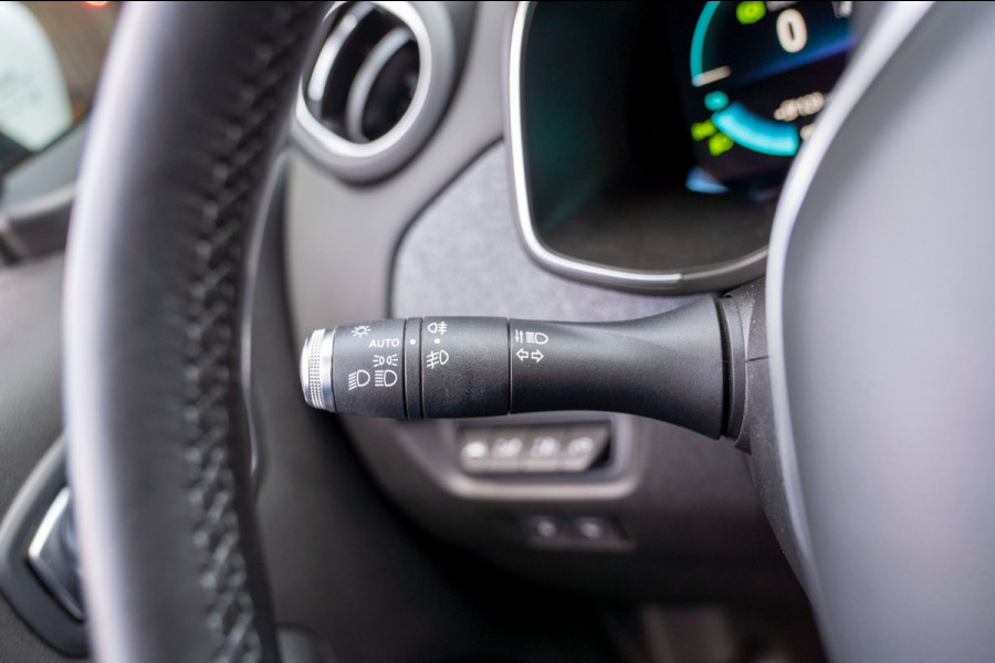 Renault ZOE R135 Intens 52 kWh | Prijs rijklaar incl. 12 mnd garantie | Camera Navi Apple/Android carplay Stuur/Stoelverw