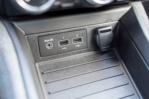 Renault ZOE R135 Intens 52 kWh | Prijs rijklaar incl. 12 mnd garantie | Camera Navi Apple/Android carplay Stuur/Stoelverw