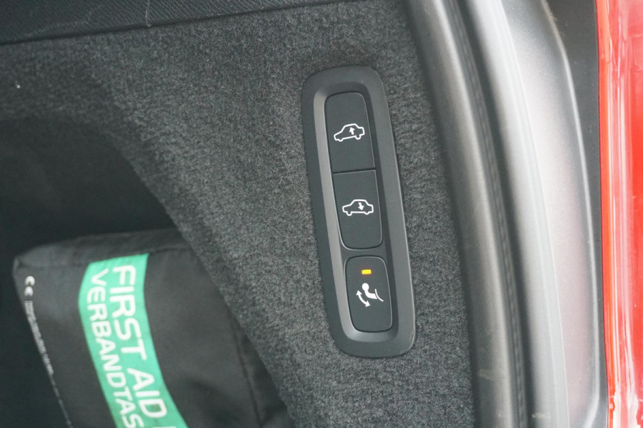 Volvo XC90 2.0 T8 Recharge AWD R-Design 7 PERS. + LUCHTVERING / B&W AUDIO / 360 CAMERA