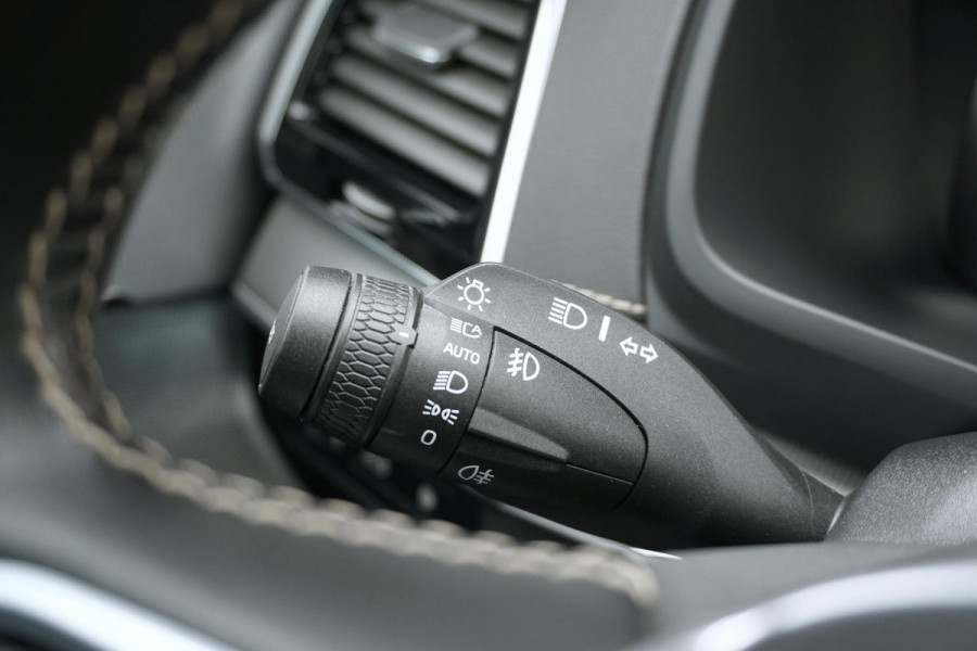 Volvo XC90 2.0 T8 Recharge AWD R-Design 7 PERS. + LUCHTVERING / B&W AUDIO / 360 CAMERA