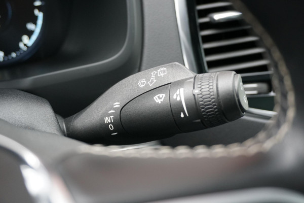 Volvo XC90 2.0 T8 Recharge AWD R-Design 7 PERS. + LUCHTVERING / B&W AUDIO / 360 CAMERA