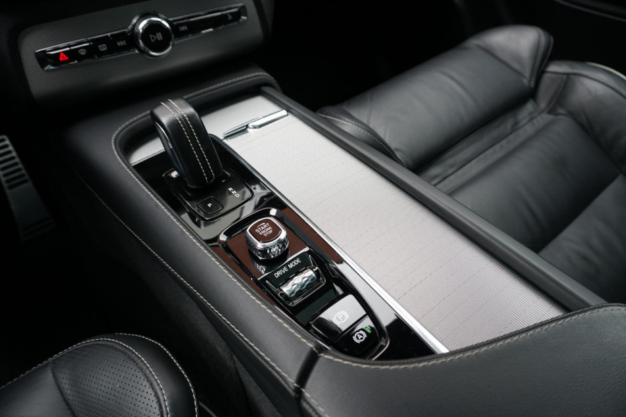 Volvo XC90 2.0 T8 Recharge AWD R-Design 7 PERS. + LUCHTVERING / B&W AUDIO / 360 CAMERA