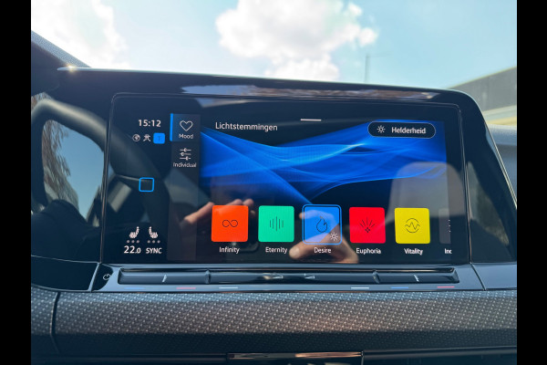 Volkswagen Golf 2.0 TSI R 4Motion DSG Pano AKRA IQ HUD Drift modes